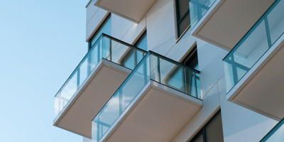 Balcons d'un immeuble résidentiel